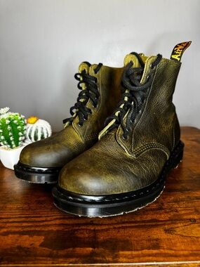 Awesome Dr. Martens 1460 PASCAL MADE IN ENGLAND TITAN LEATHER BOOTS